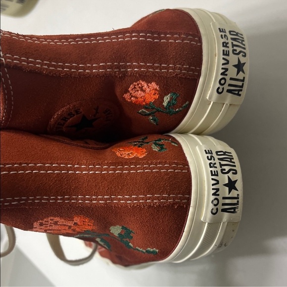 Converse Chuck Taylor All Star Embroidered Suede Roses - Picture 5 of 8